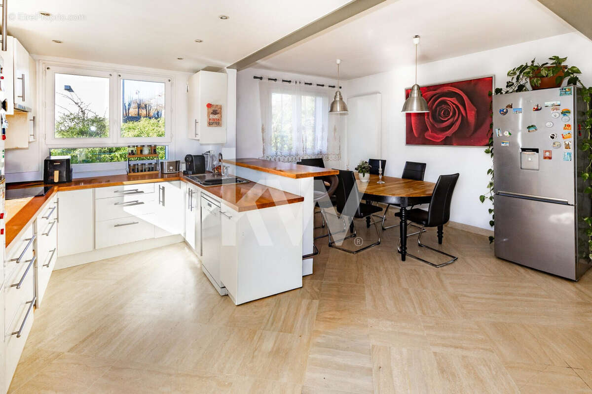 Maison 160 m² à Houilles  - photo 8