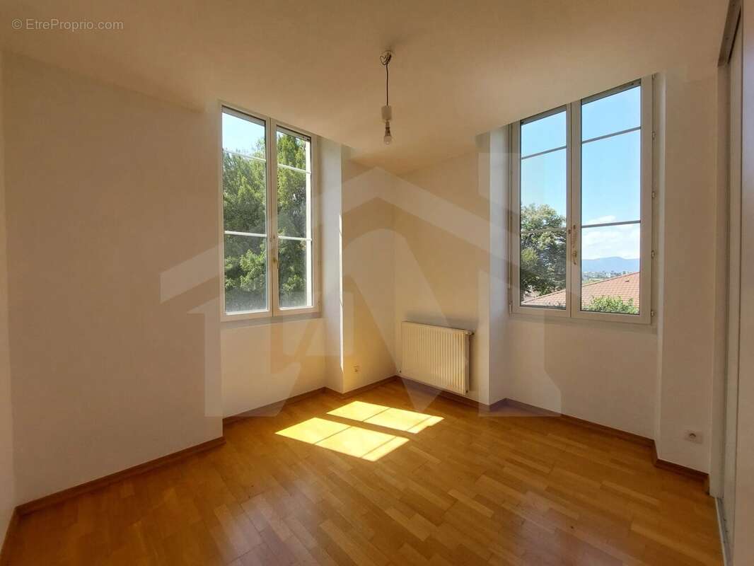 Appartement à POISAT