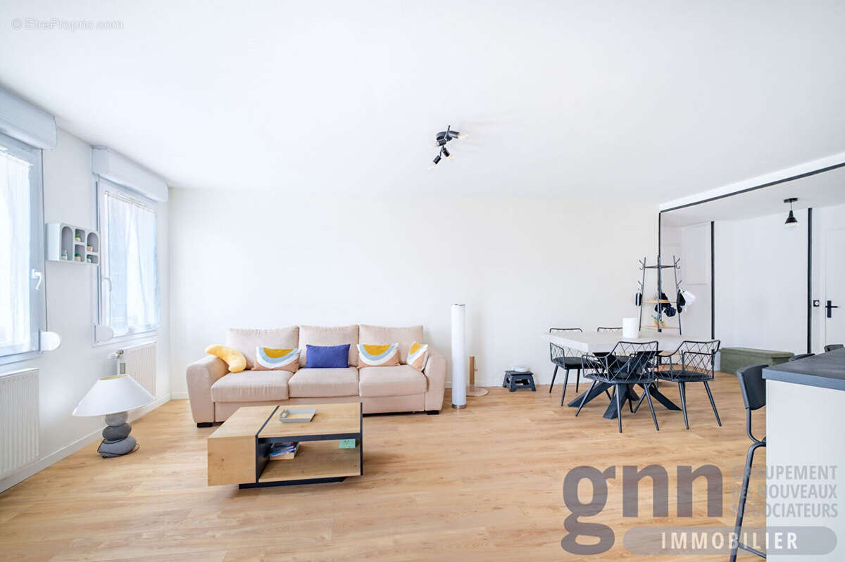 VILLEURBANNE - MÉTRO RÉPUBLIQUE- Appartement 3 pièces de 78 m² - photo 4