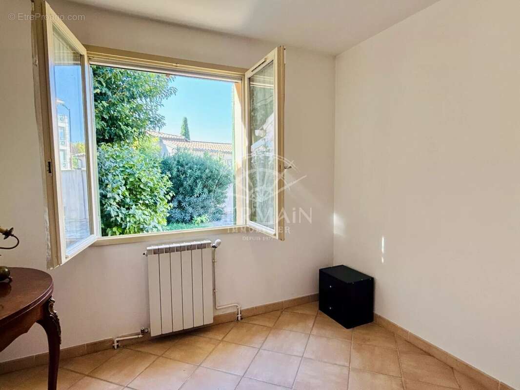 Maison à L'ISLE-SUR-LA-SORGUE