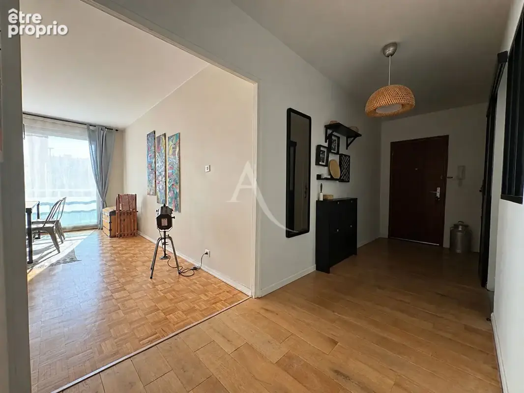 A VENDRE coeur de ville DIJON ARQUEBUSE. T3 de 88m² avec balcon et garage . - photo 3