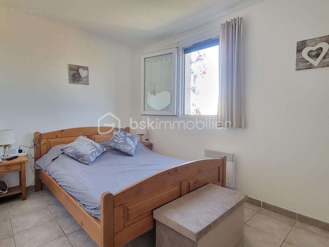 Pavillon T3 de 54 M² + 15 m² de vérenda + grand jardin dans une résidence sécurisée avec pisicine, entre Colombiers et Béziers - photo 13