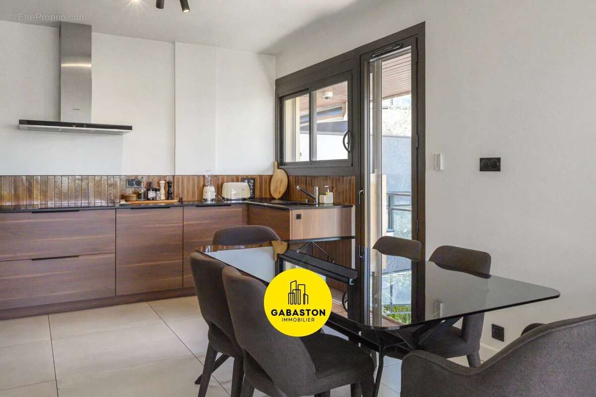 Appartement à MARSEILLE-8E