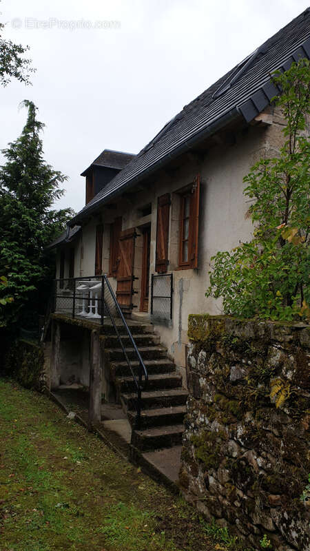 Maison à SAINT-MARTIN-LA-MEANNE