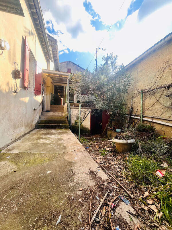 Maison à BAGNOLS-SUR-CEZE