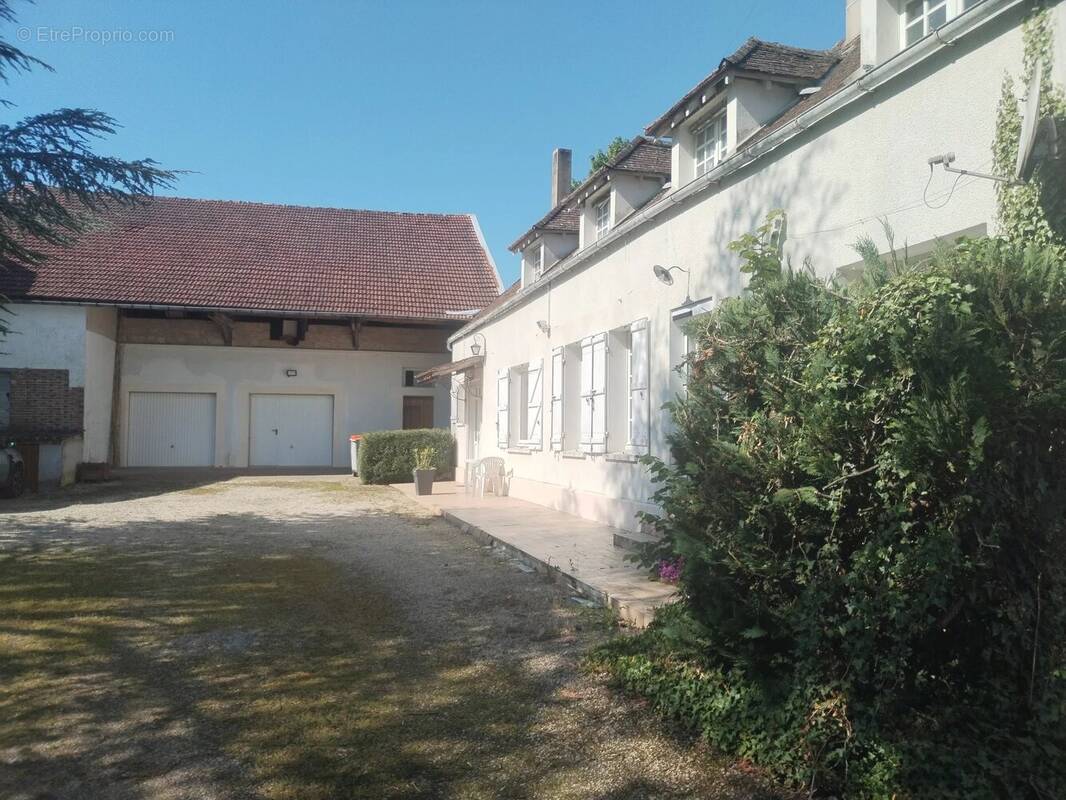 Maison à BUSSY-LE-REPOS