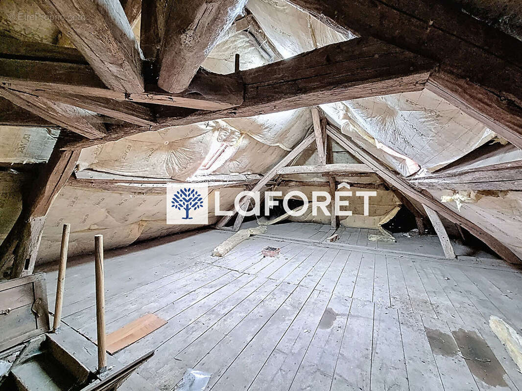 Maison à JOUY-LE-CHATEL