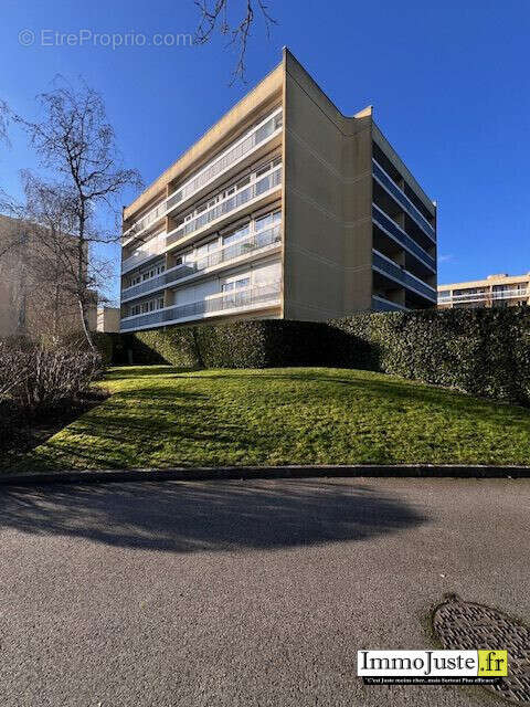 Appartement à ELANCOURT
