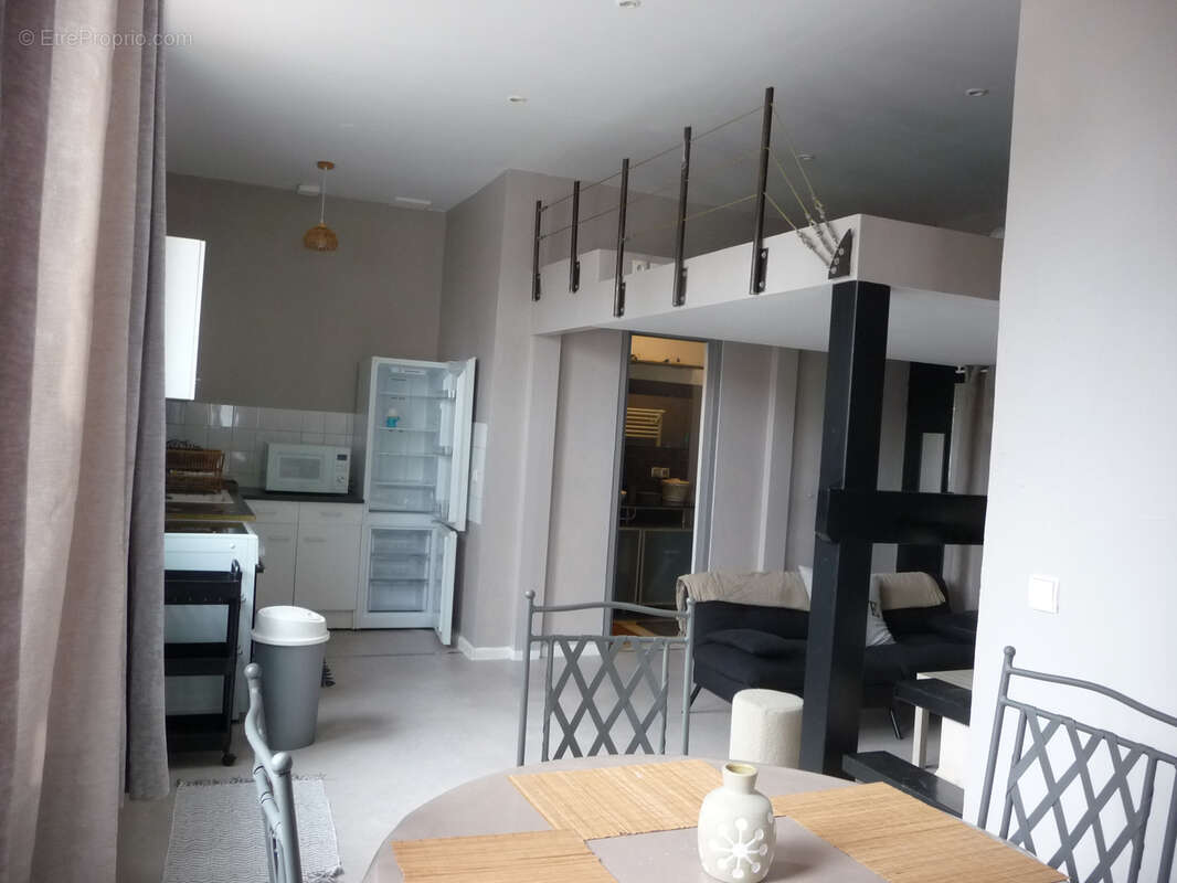 Appartement à MONTROND-LES-BAINS