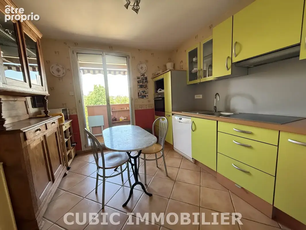 Appartement 102m2 au  dernier étage type 4 dans quartier prisé de Villefranche OUEST - photo 7