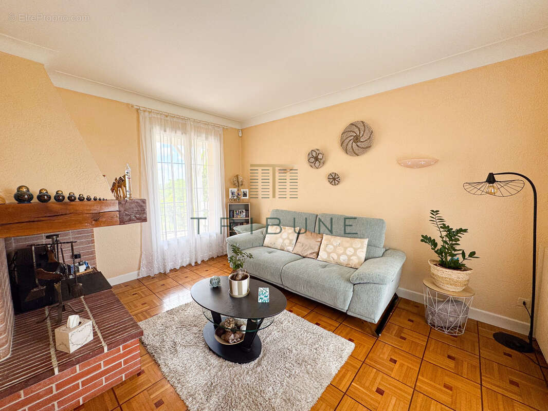 Maison familiale à vendre à Foulayronnes avec piscine, terrain clos et terrasse - photo 6