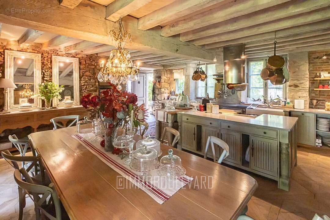 À vendre, Maison de charme à Boussac (23) vue château - photo 7