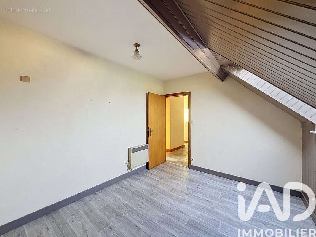 Maison 69 m² à Vaumas  - photo 8