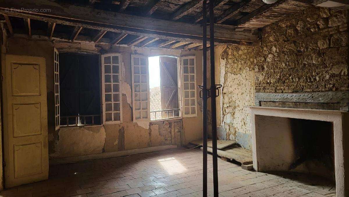 Maison à CASTELNAU-BARBARENS