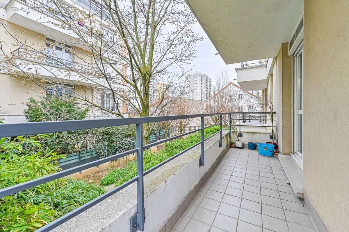 Appartement à LES LILAS