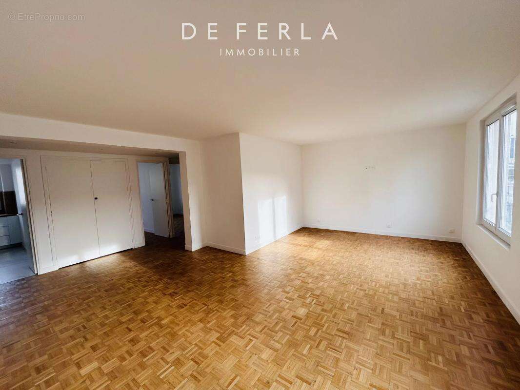 Appartement à PARIS-15E