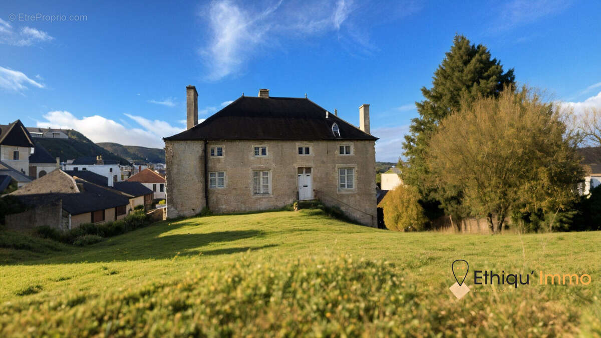 Maison à COUVIGNON