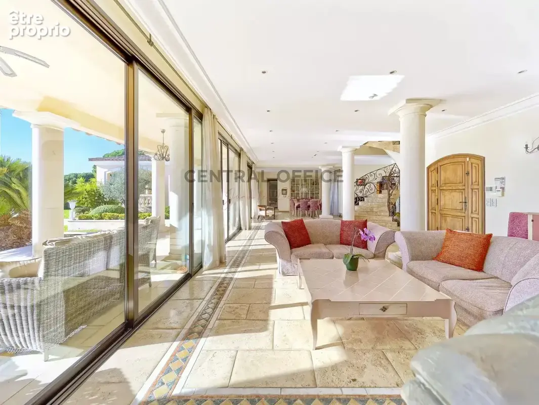 CAP D’ANTIBES,  Luxueuse propriété au sein d’un domaine privé sur le versant ouest - photo 7