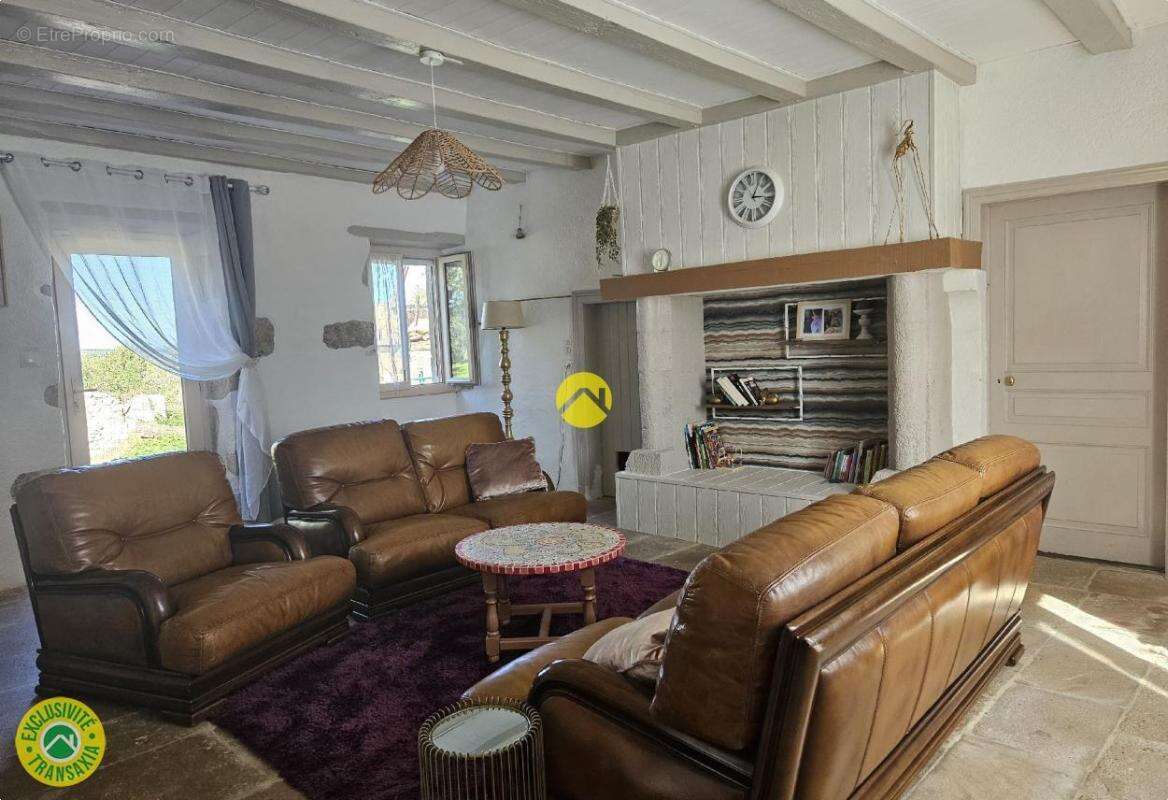 Maison à BIZENEUILLE