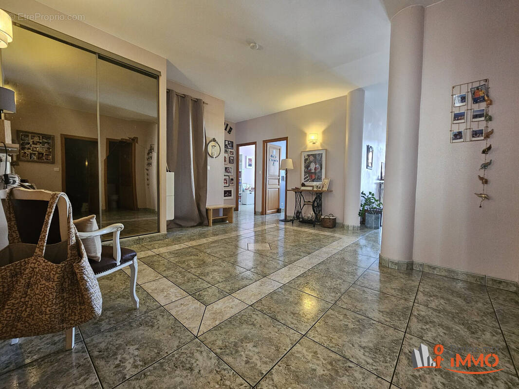 Appartement à SAINT-ETIENNE