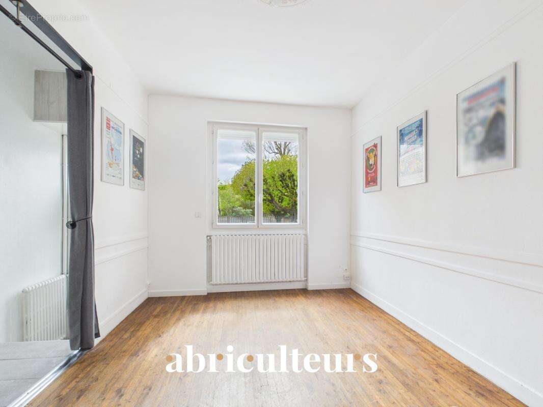 Maison de ville avec garage et cour en vente à Angoulême - Quartier Victor-Hugo (16000) - photo 5