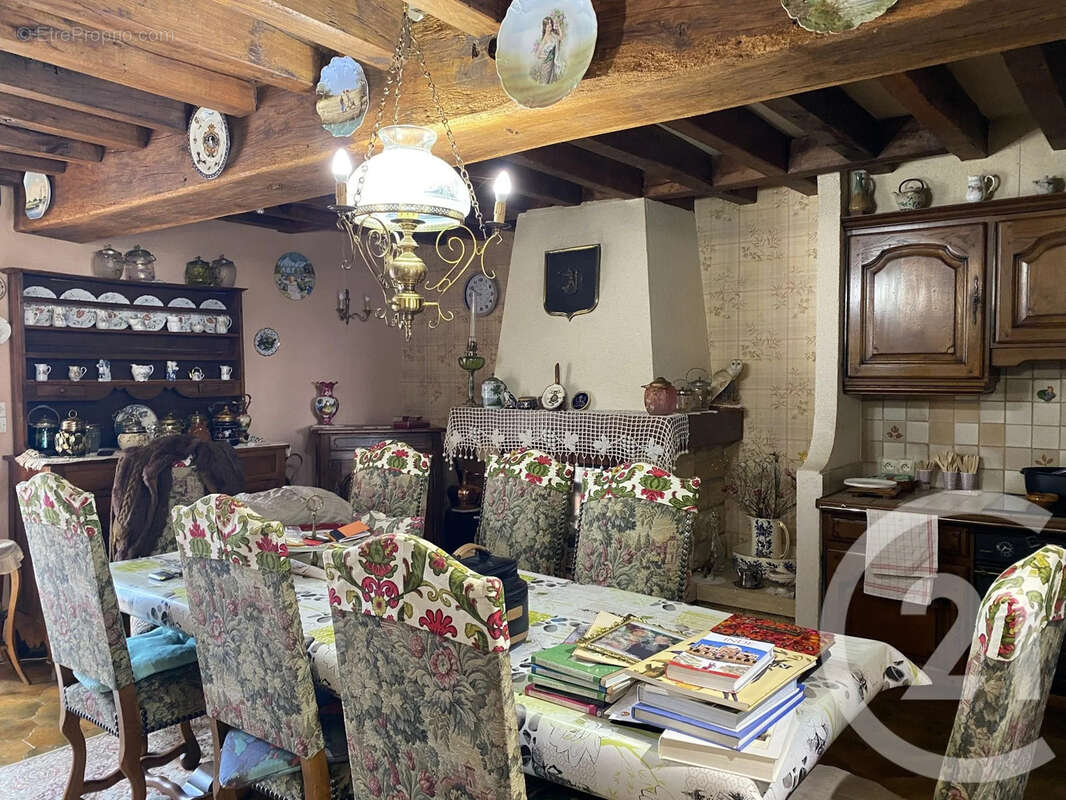 Maison 4 pièces 105 m² à vendre à Sury-En-Vaux (18300) - photo 4