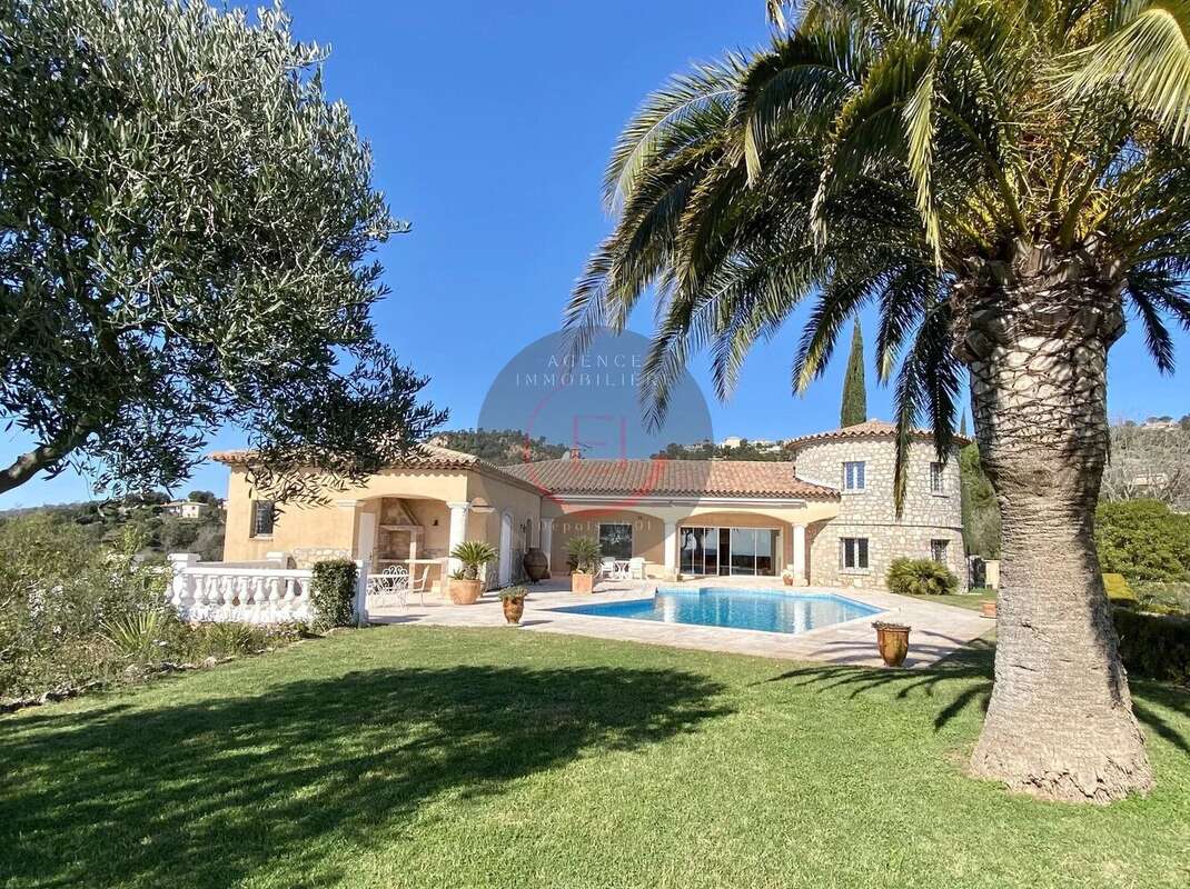 Maison à LES ADRETS-DE-L&#039;ESTEREL