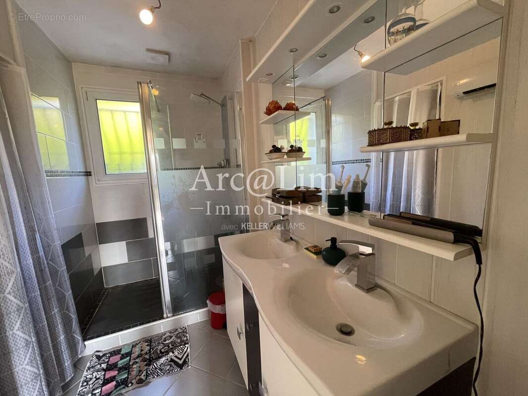 Maison à SAINT-GENCE