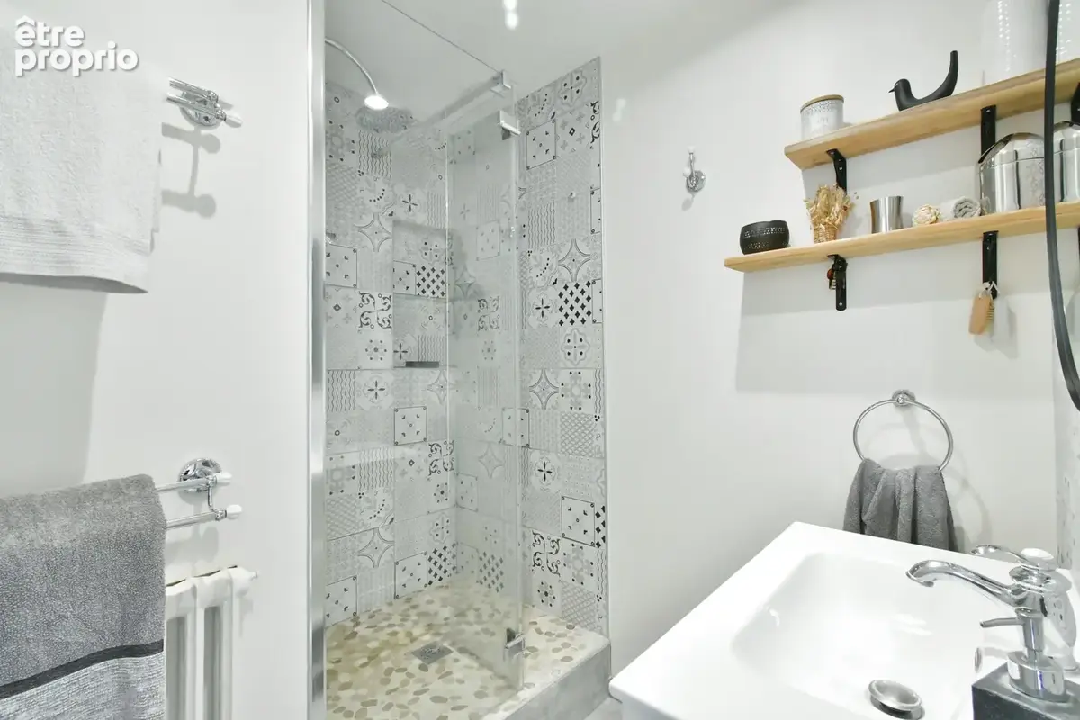 Maison FAMILIALE avec jardin et garage - photo 12