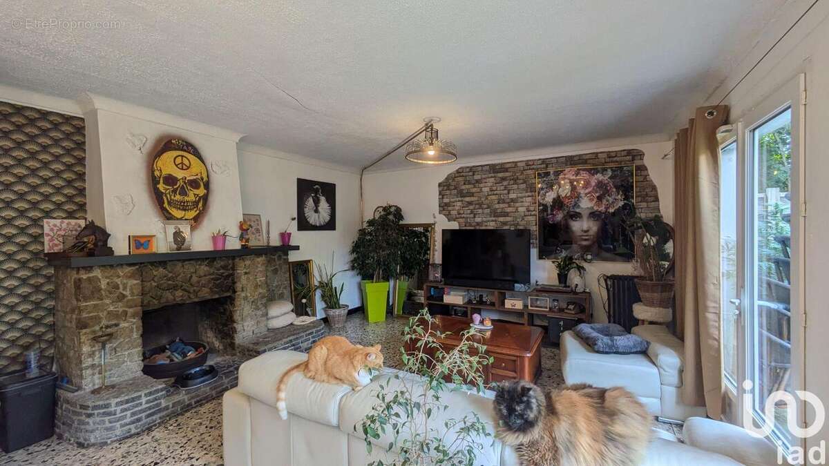 Photo 6 - Commerce à BRUAY-LA-BUISSIERE