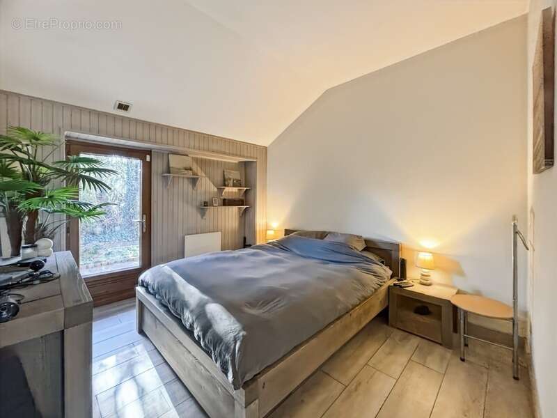 Maison à SAINT-GENIS-POUILLY