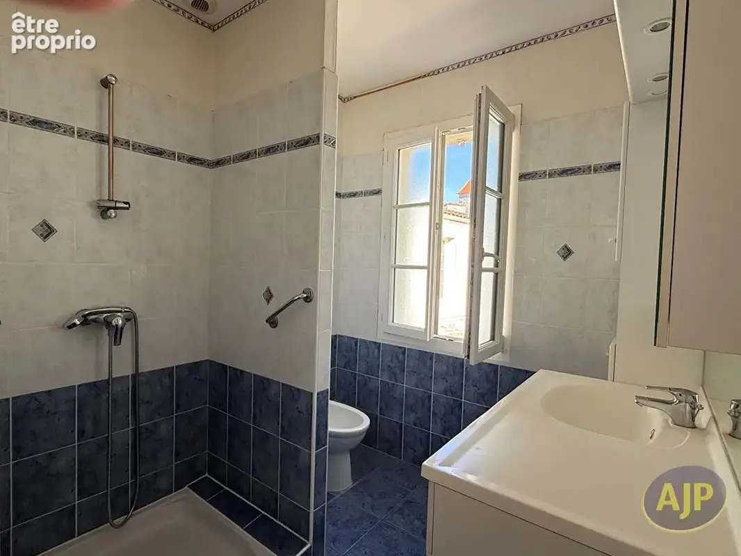 Saint-georges-des-coteaux  maison de plain-pied avec piscine - photo 8