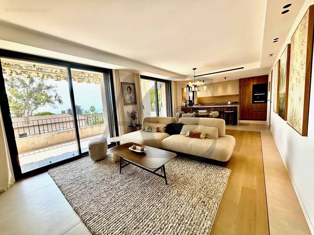 Appartement à VILLENEUVE-LOUBET