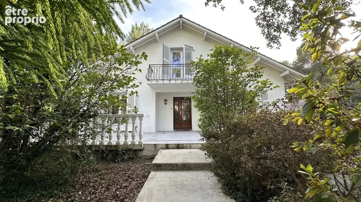 Maison contemporaine 200 m² avec T3 indépendant, piscine, terrain 1300 m²  proche lac  sans vis-à-vis  fort potentiel - photo 3