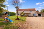 Belle longère entièrement restaurée de 140 m2 hab  - Maison à MONDION