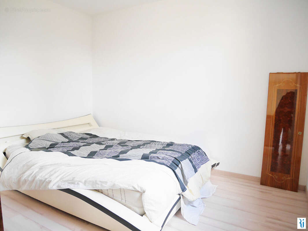 Appartement à LE MESNIL-ESNARD