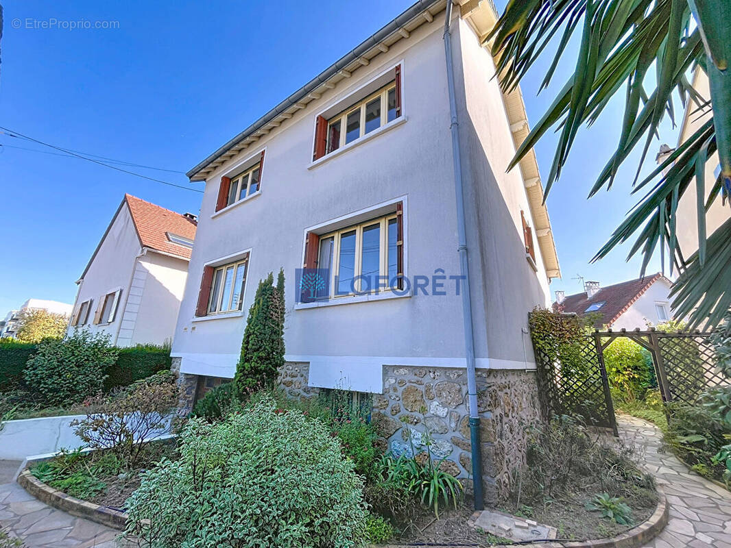 Maison à SAVIGNY-SUR-ORGE