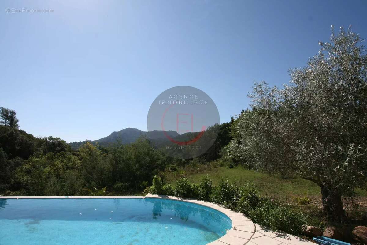 Maison à LES ADRETS-DE-L'ESTEREL