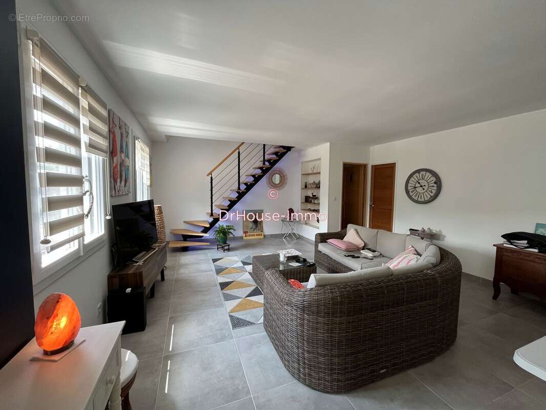 Maison 133 m² à Courseulles-Sur-Mer  - photo 4