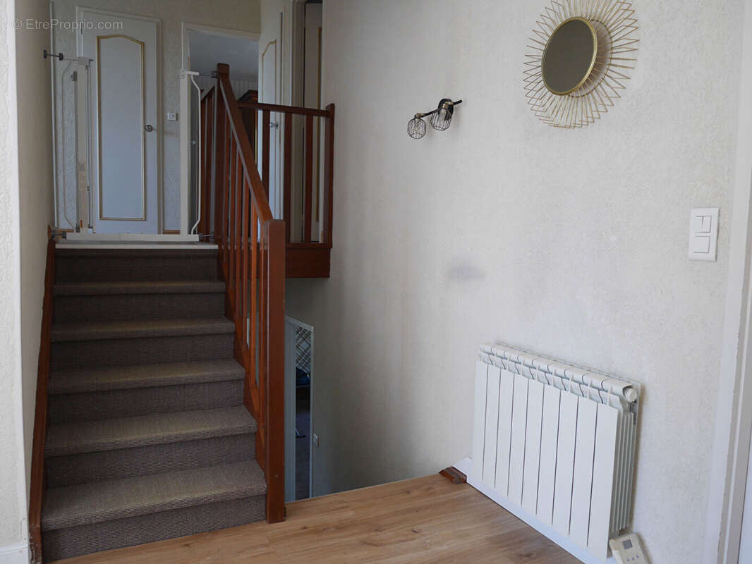 Maison 165 m² à Barentin  - photo 2