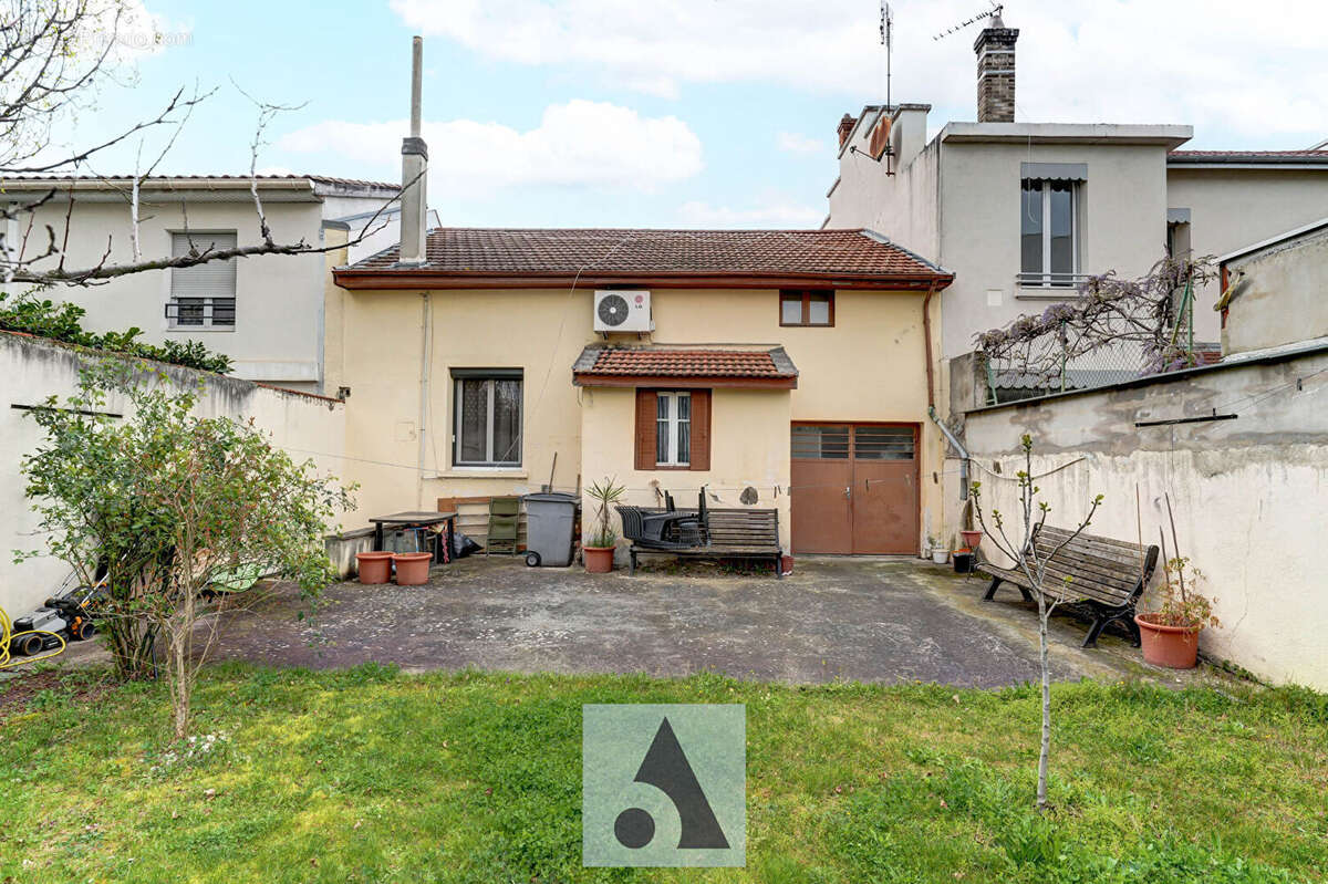 Maison à LYON-8E