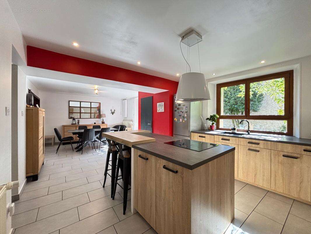 Maison à SAINT-ETIENNE-DE-CROSSEY