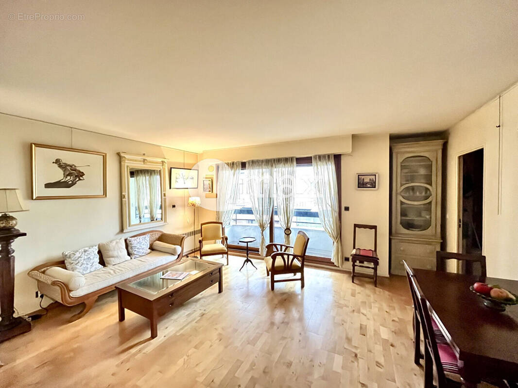 Appartement à LEVALLOIS-PERRET