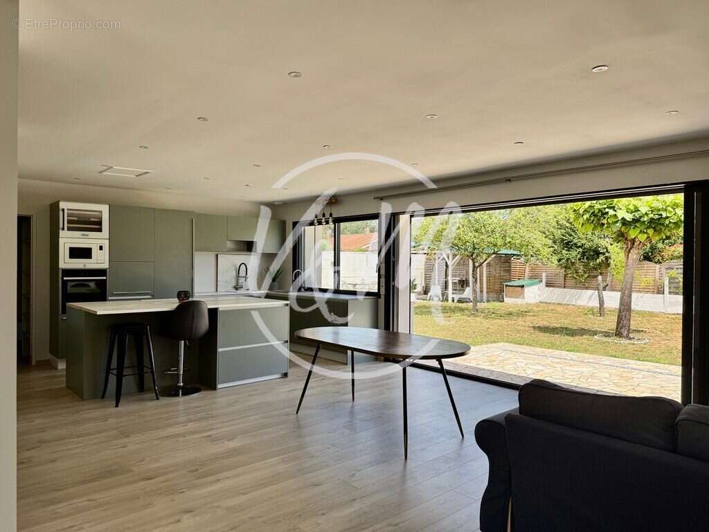 Maison 110 m² à Ares  - photo 3