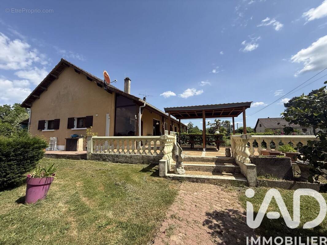 Photo 1 - Maison à ANTONNE-ET-TRIGONANT