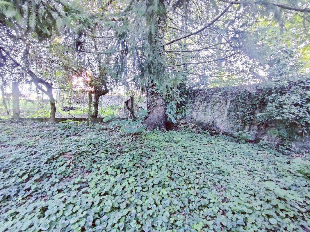 Maison à SAINT-GENIX-SUR-GUIERS