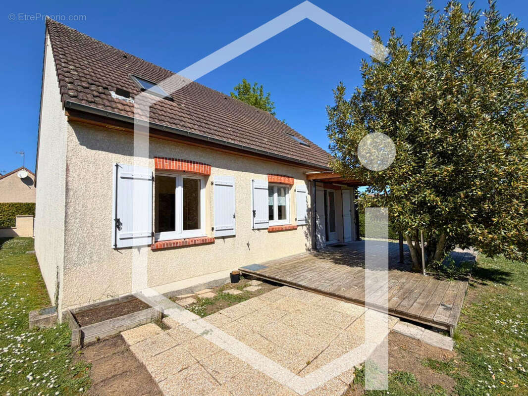 Maison à COSNE-COURS-SUR-LOIRE