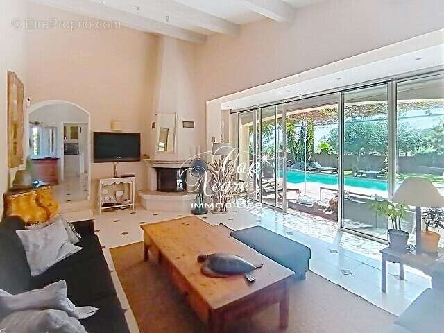 Villa de charme avec garage à vendre dans les hauteurs de grimaud - golfe de saint tropez - photo 8