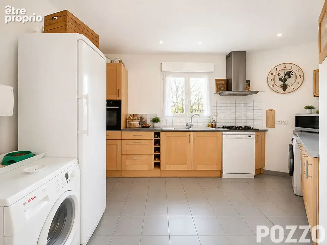 Bréville-sur-Mer, Spacieuse maison de 237 m² avec piscine intérieure et grand garage - photo 9