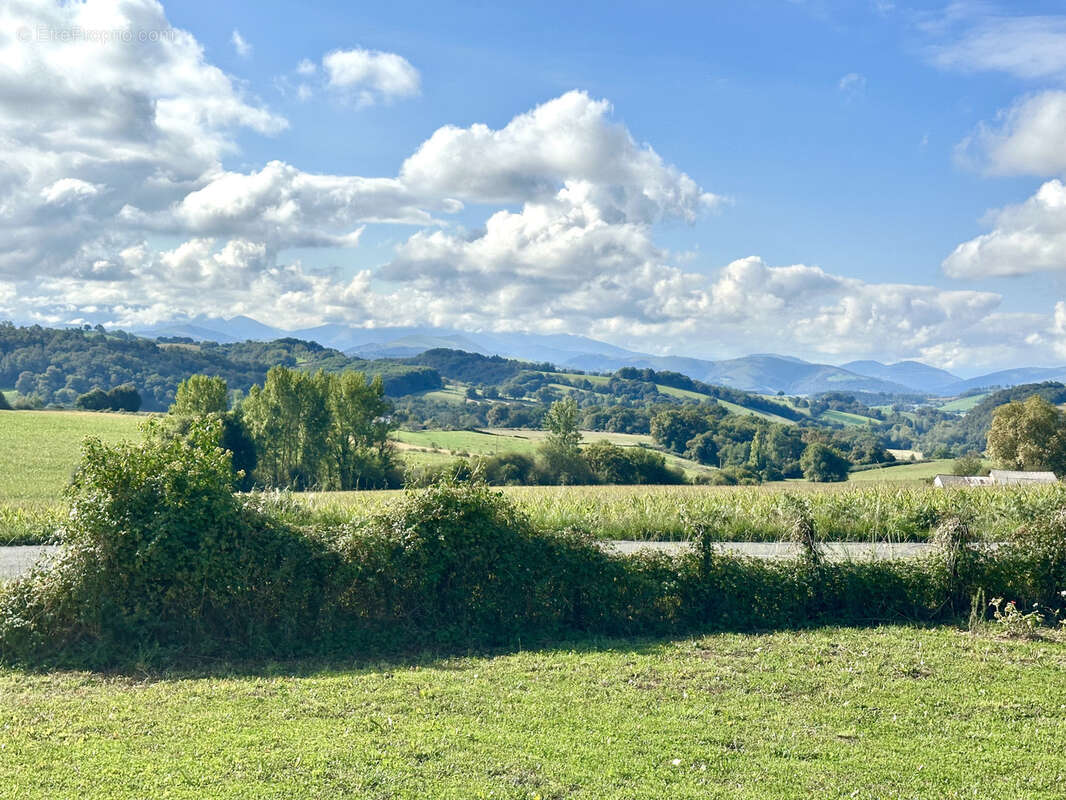 Maison à BEHASQUE-LAPISTE